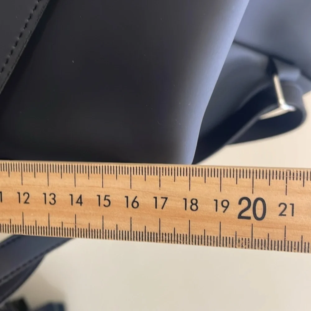 O Bag - Small Classic Backpack - Black - Picture 10 of 10